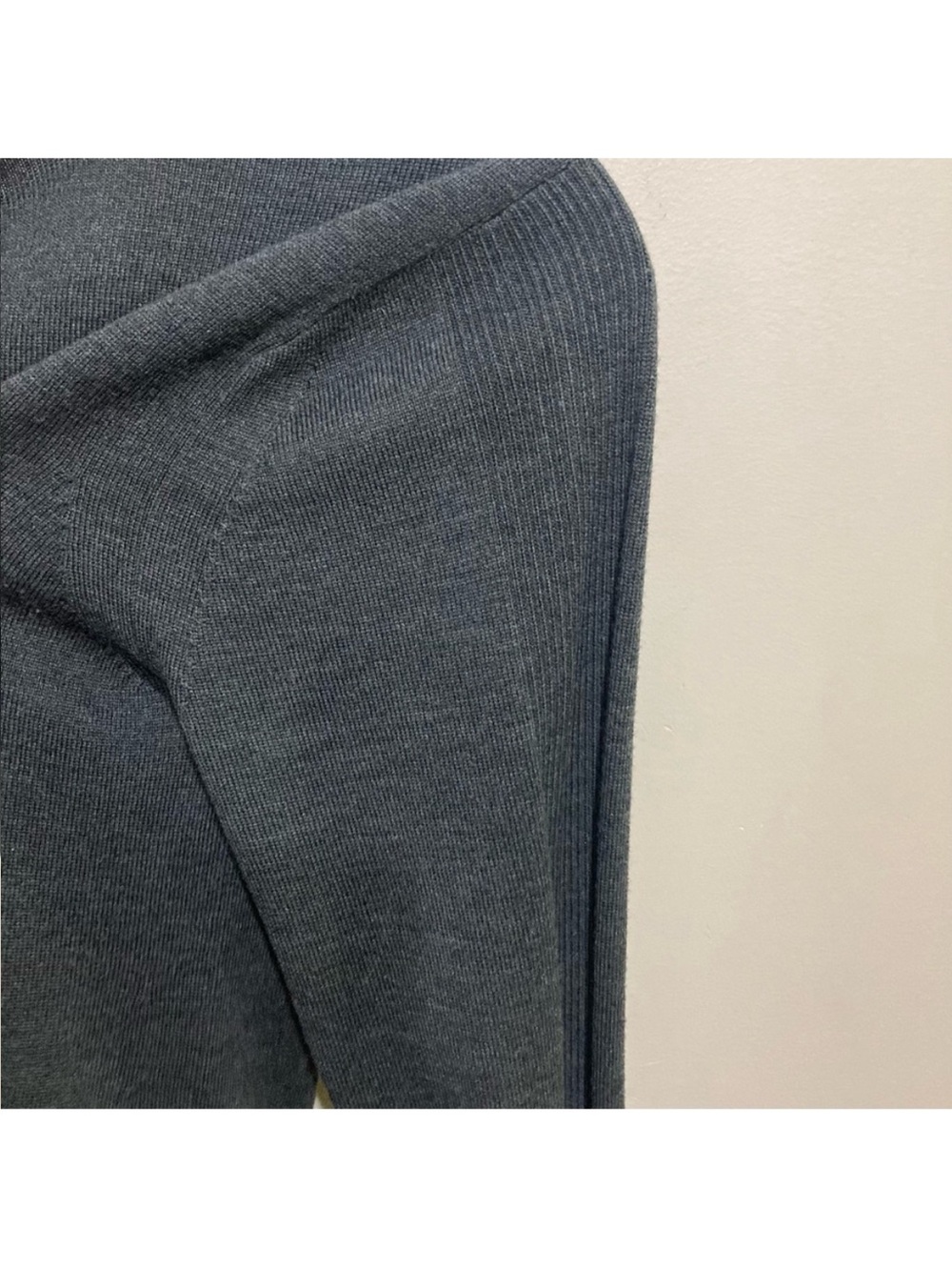 Icebreaker Womens Long Vneck Wool Cardigan Grey Size Medium Single Button Up - Picture 8 of 12
